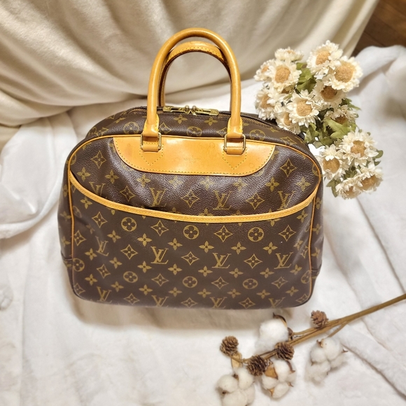 Louis Vuitton Deauville hand bag